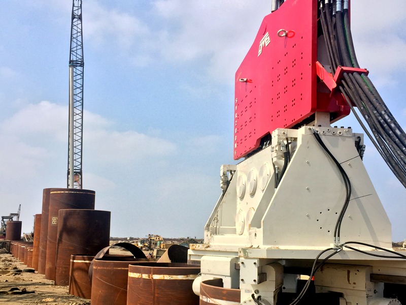 Crane Suspended Piling Equipment SVR 200 NF - Egypt